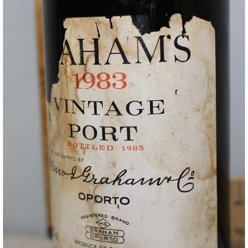 1690 - A bottle of 1983 Graham's vintage port, 75cl