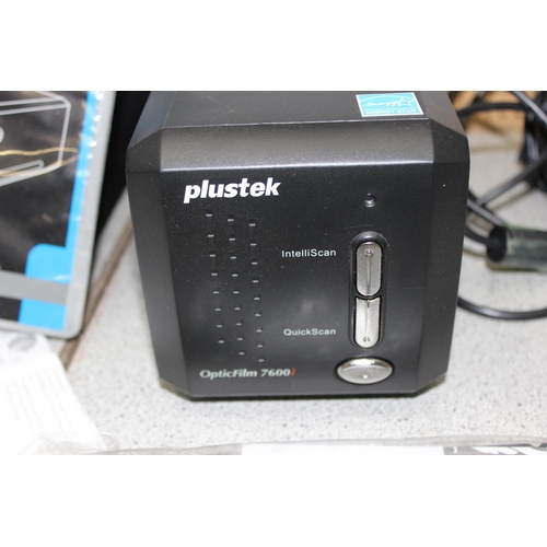 770 - Plustek OpticFilm 7600i film scanner with case and accessories