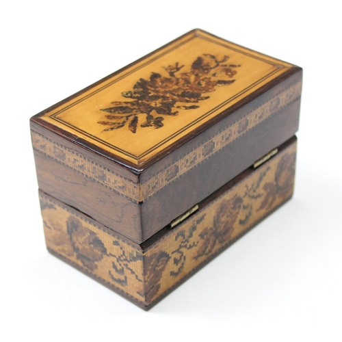 1675 - A Victorian Tunbridgeware box with 2 compartments, inlaid to all sides with floral motifs, base with... 