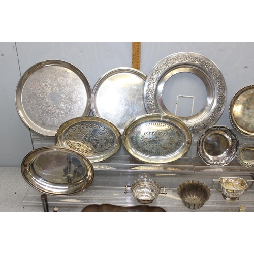 1059 - Large qty of assorted silver plate and other metalware, mainly antique pieces, approx 7kg gross