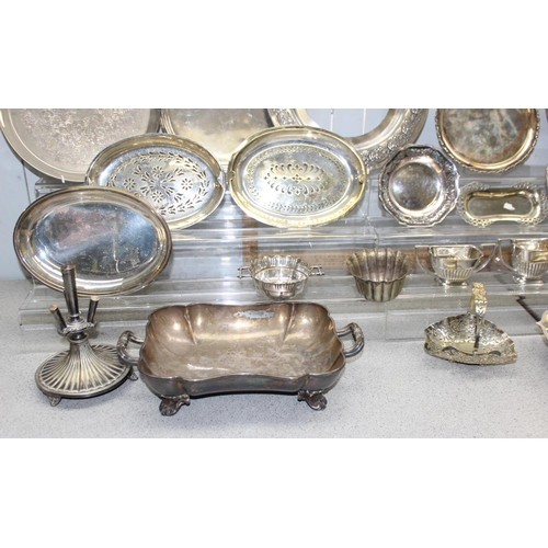 1059 - Large qty of assorted silver plate and other metalware, mainly antique pieces, approx 7kg gross