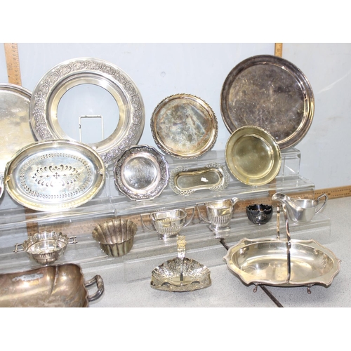 1059 - Large qty of assorted silver plate and other metalware, mainly antique pieces, approx 7kg gross