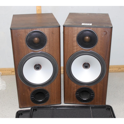 771 - A pair of Monitor Audio Bronze BX2 speakers and wiring