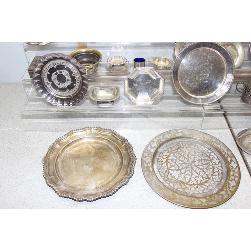 1075 - Large qty of assorted antique and later silver plated items, approx 8.5kg gross