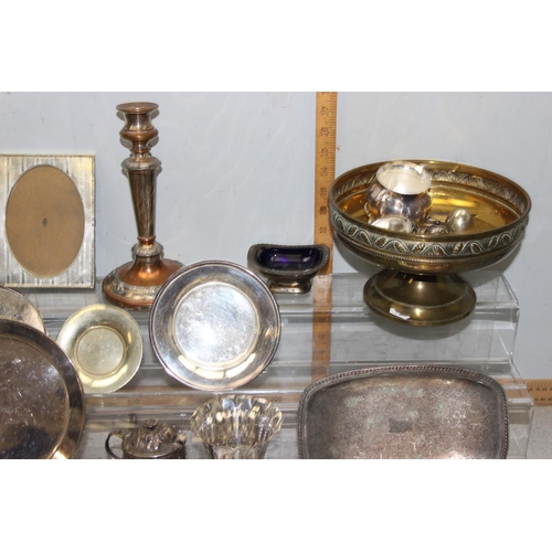 1075 - Large qty of assorted antique and later silver plated items, approx 8.5kg gross