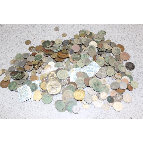 1217 - Qty of assorted coins etc, British and world coins, some in folder, approx 3.8kg gross