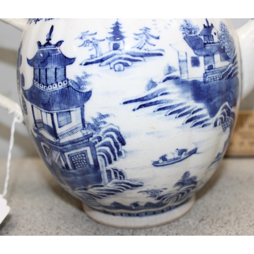 1703 - A large size Chinese blue & white porcelain teapot, approx 16cm tall, likely late 18th or early 19th... 