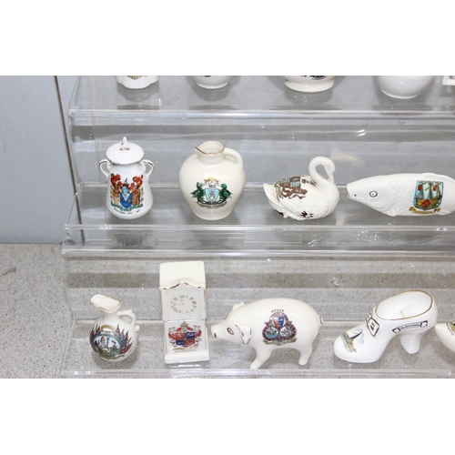 1704 - Qty of assorted vintage crested china to inc Arcadian