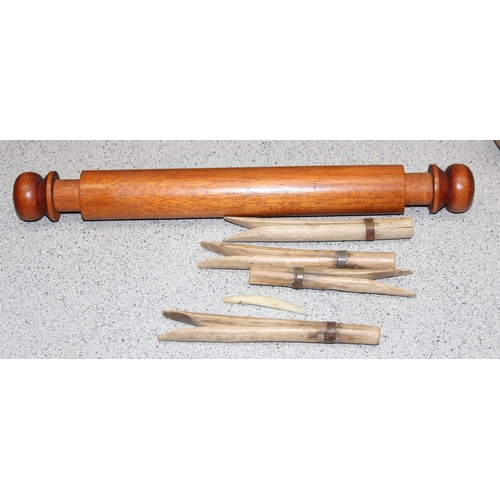 1875 - Various carved wooden ornaments and a vintage wooden cutlery tray