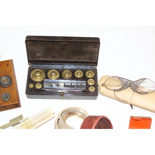 663 - Qty of assorted scientific related items to inc postal and other scales, vintage thermometers and ru... 