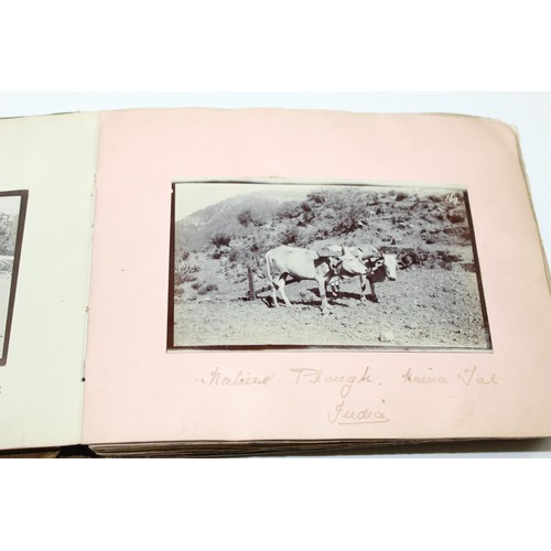 1426 - A WW1 period photograph album containing a large qty of interesting pictures of India with annotatio... 