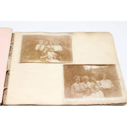 1426 - A WW1 period photograph album containing a large qty of interesting pictures of India with annotatio... 