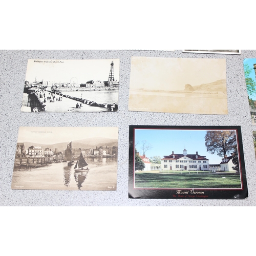 532 - Large qty of antique and later postcards