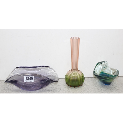 1849 - 3 pieces of coloured art glass to include Whitefiars style controlled bubble design