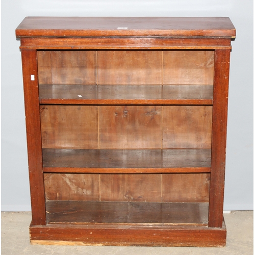 18 - Small antique bookcase with adjustable shelves, approx 85cm wide