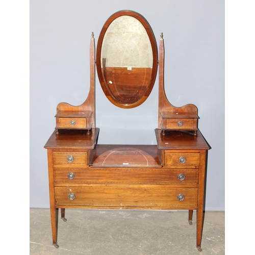 41 - An Edwardian Sheraton Revival dressing table with 6 drawers and mirror, approx 115cm wide