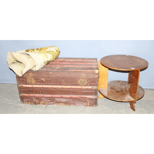 61 - Vintage trunk, retro round coffee table and a retro rug (3)