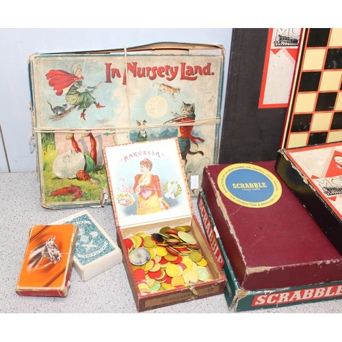 1501 - Collection of vintage games to include scrabble, snakes & ladders & Monopoly