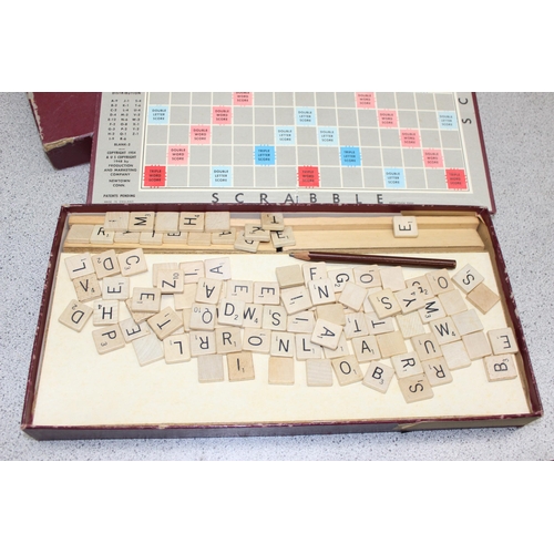 1501 - Collection of vintage games to include scrabble, snakes & ladders & Monopoly