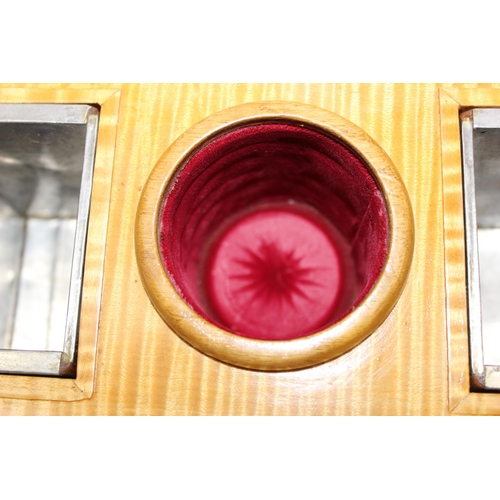 273 - 19th century rosewood tea caddy with satinwood lined interior