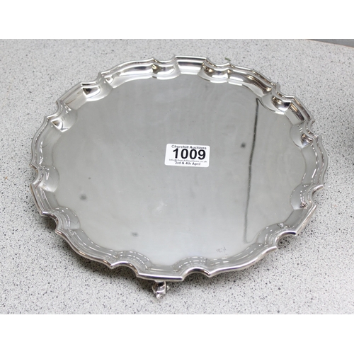 1009 - A large silver plated serving tray by Elkington & Co, approx 42cm wide, a silver plated and wooden b... 