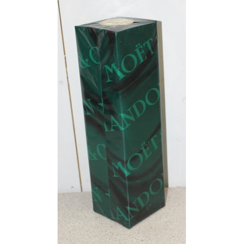 1601 - A bottle of Moet & Chandon champagne, sealed in box, 12% 75cl