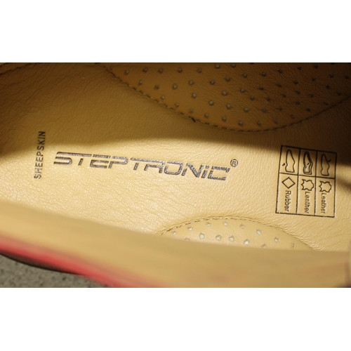 213 - 2 x pairs of men's shoes to include Steptronic and Rockport, both size UK 8, seemingly unworn with b... 