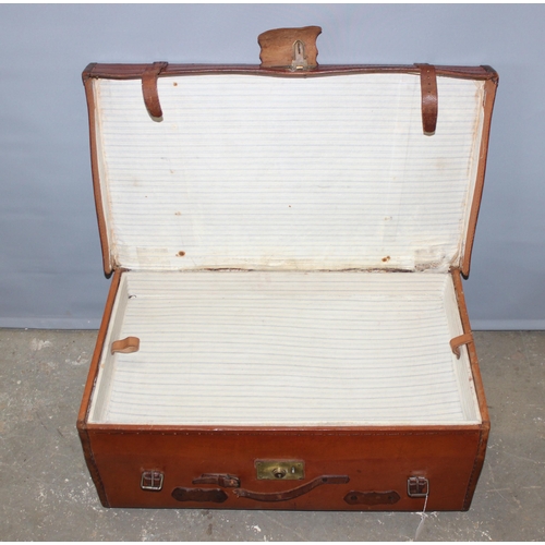 283 - Vintage brown leather travel case with internal removable shelf