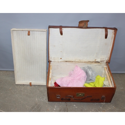 283 - Vintage brown leather travel case with internal removable shelf