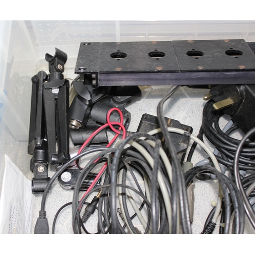 837 - Qty of audio equipment to include cables, brackets, microphone heads and Sennheiser battery pack No.... 