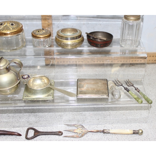 1024 - Qty of assorted interesting antique and later small silver plated items and curios