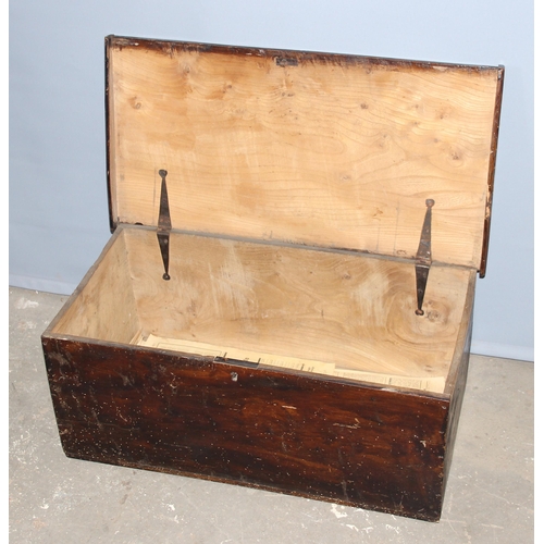 145 - A small elm box or coffer, likely 19th century, approx 77cm wide