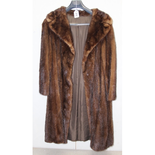 210 - Vintage Ladies 3/4 length brown fur jacket