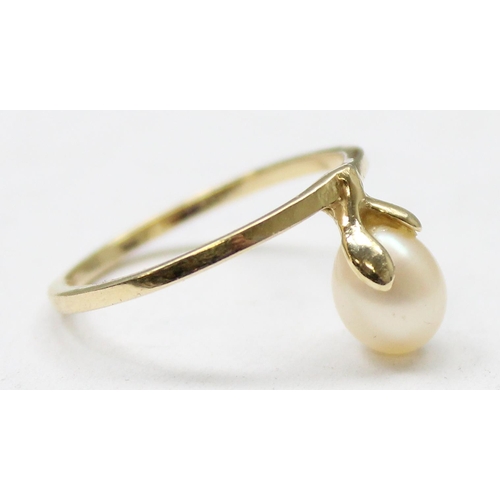 1122 - A retro 14ct gold and pearl set ring, marked 14k and XRF confirmed, approx size O, approx 1.85g gros... 