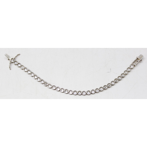 1137 - Silver tennis bracelet set with white stones, gross weight approx 11.37g, 20cm