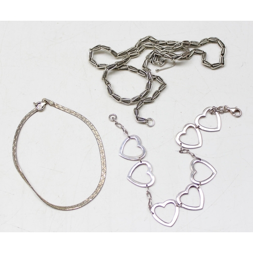 1139 - Small qty silver jewellery to include necklace, 2 gate bracelets and 2 others (5)