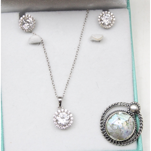 1143 - Qty silver jewellery to include necklaces, pendants and earrings, gross weight approx. 29.65g