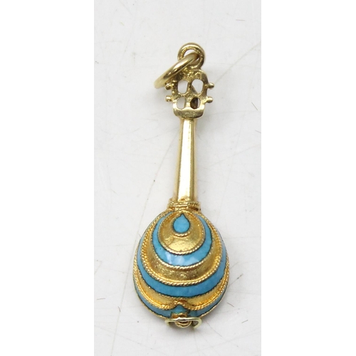 1162 - An 18ct gold and enamel pendant formed as a mandolin, approx 2.72g gross