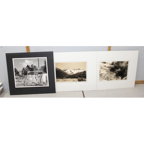 491 - A large qty of black and white photographs and prints of varying subjects