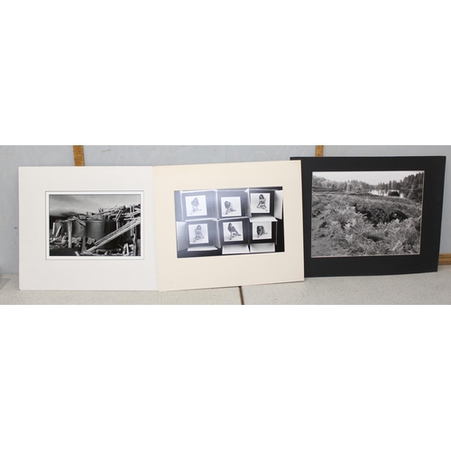 491 - A large qty of black and white photographs and prints of varying subjects