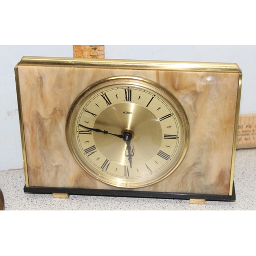 1322 - Qty of clocks to include two vintage Smiths alarm clocks