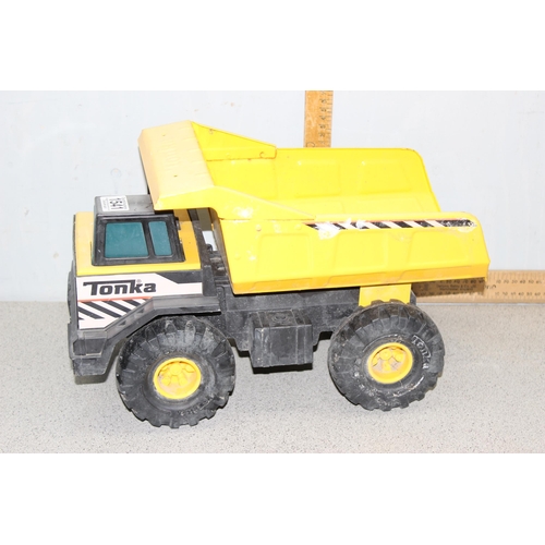 1541 - Vintage Tonka toy dump truck