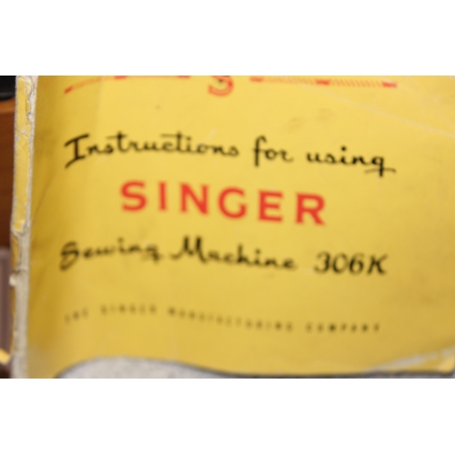 915 - Vintage Singer sewing machine model 306K