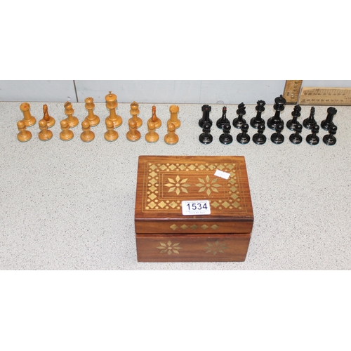 1534 - A vintage wooden Jaques style Staunton pattern chess set in wooden box, the king approx 8cm tall