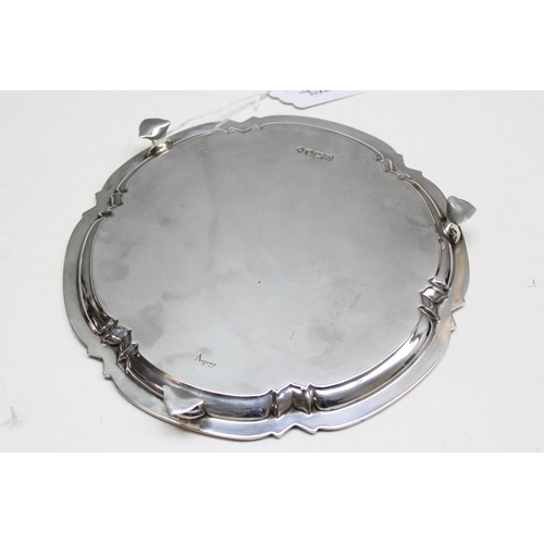 1045 - A solid silver card tray, Sheffield 1993 by Asprey & Co, approx 346.4g gross weight