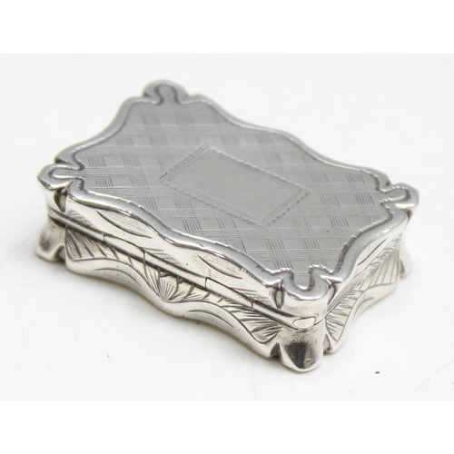 1055 - An antique silver vinaigrette, Birmingham 1844 by Edward Smith, approx 30mm wide