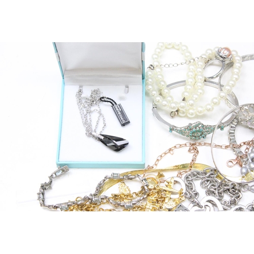 1199L - A large qty of assorted costume jewellery, approx 880g gross