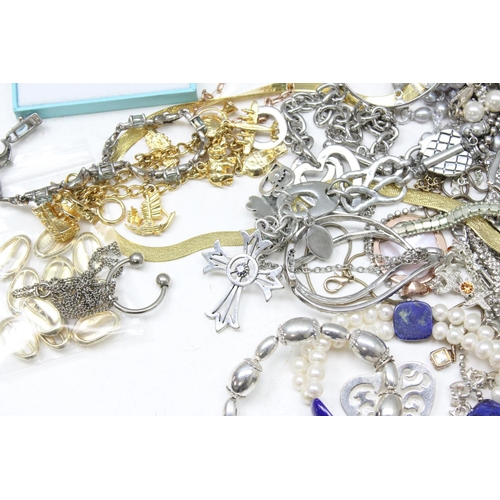 1199L - A large qty of assorted costume jewellery, approx 880g gross