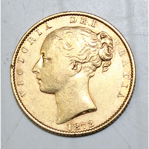 1205 - 1872 Queen Victoria young head 22ct gold shield back full sovereign coin, London Mint