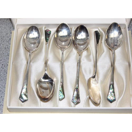 1061 - Qty of assorted silver plated items to inc a cruet set